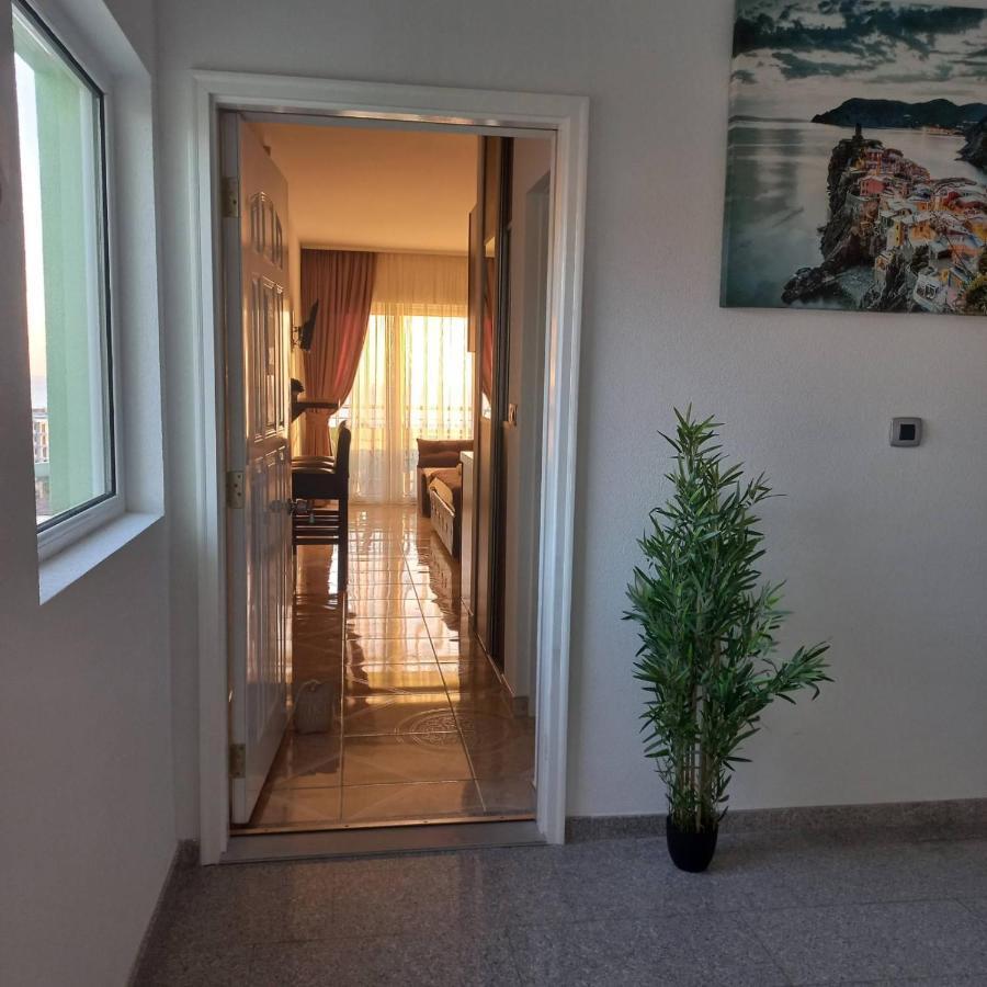 Green Dolphin Apartment Bar Ngoại thất bức ảnh